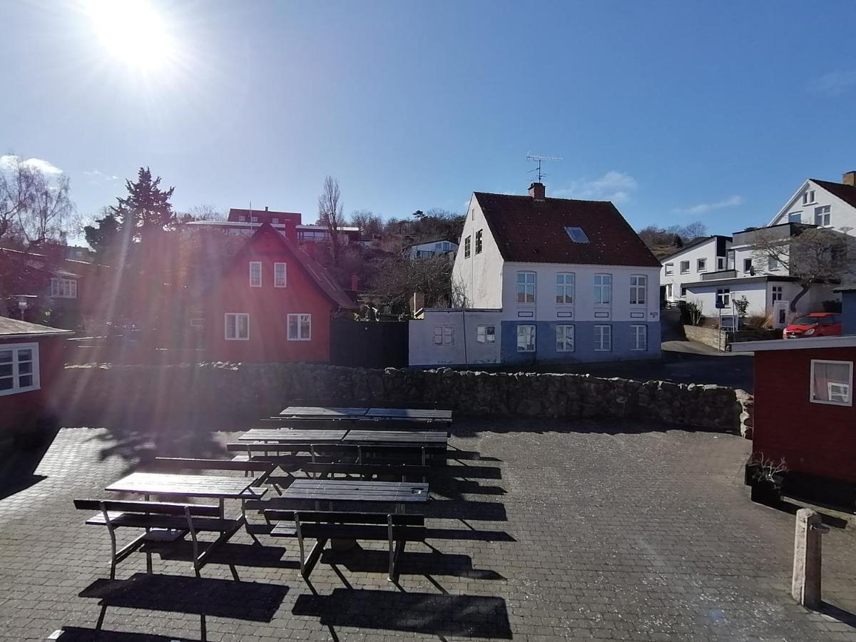 Gudhjem Hostel Экстерьер фото